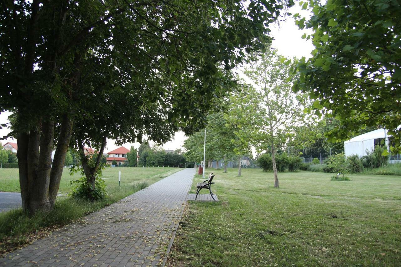 Apartment With Swing Hévíz Εξωτερικό φωτογραφία